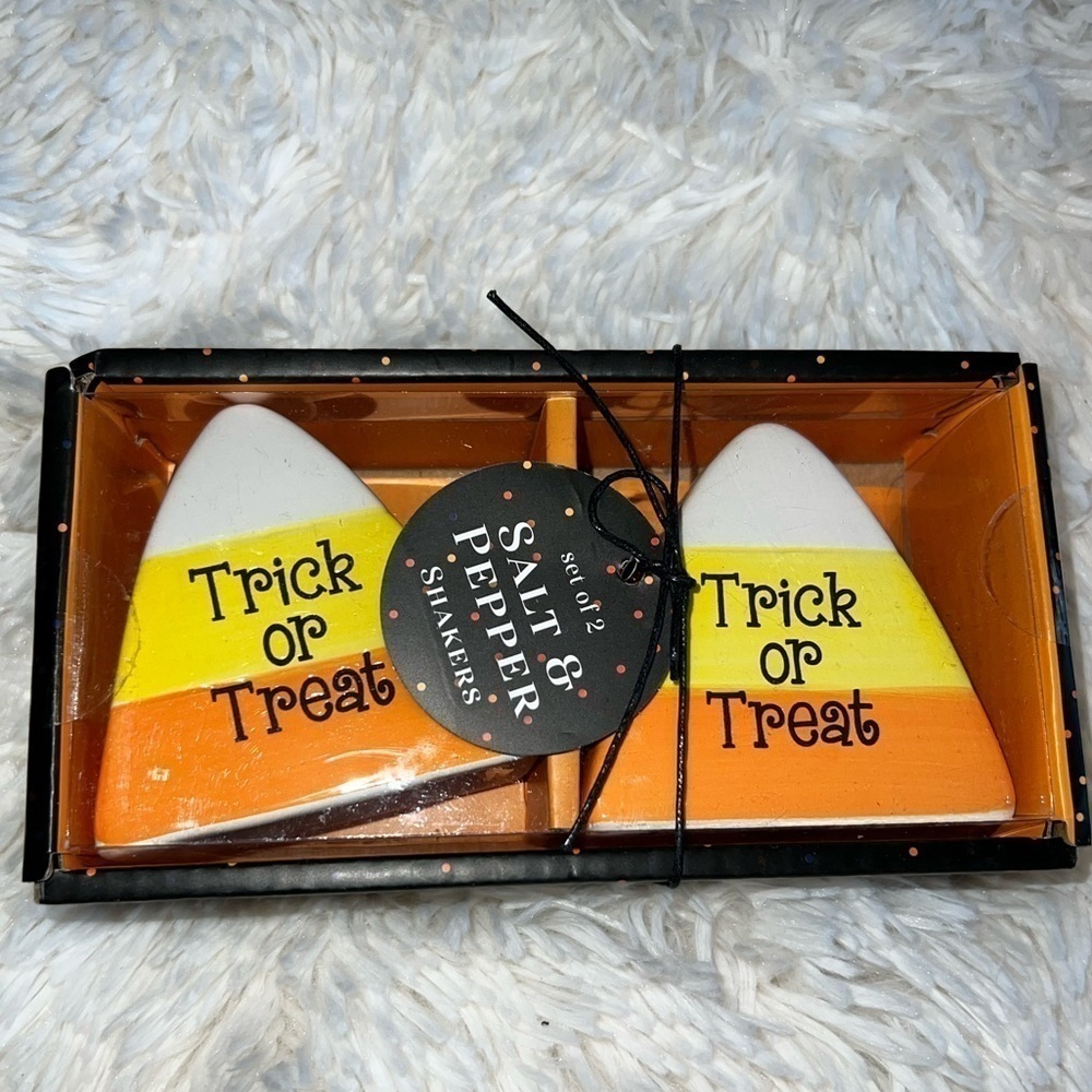 Halloween Candy Corn Salt & Pepper Shakers NWT
